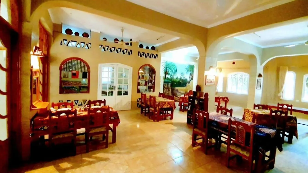 Cream Hostel Luxor