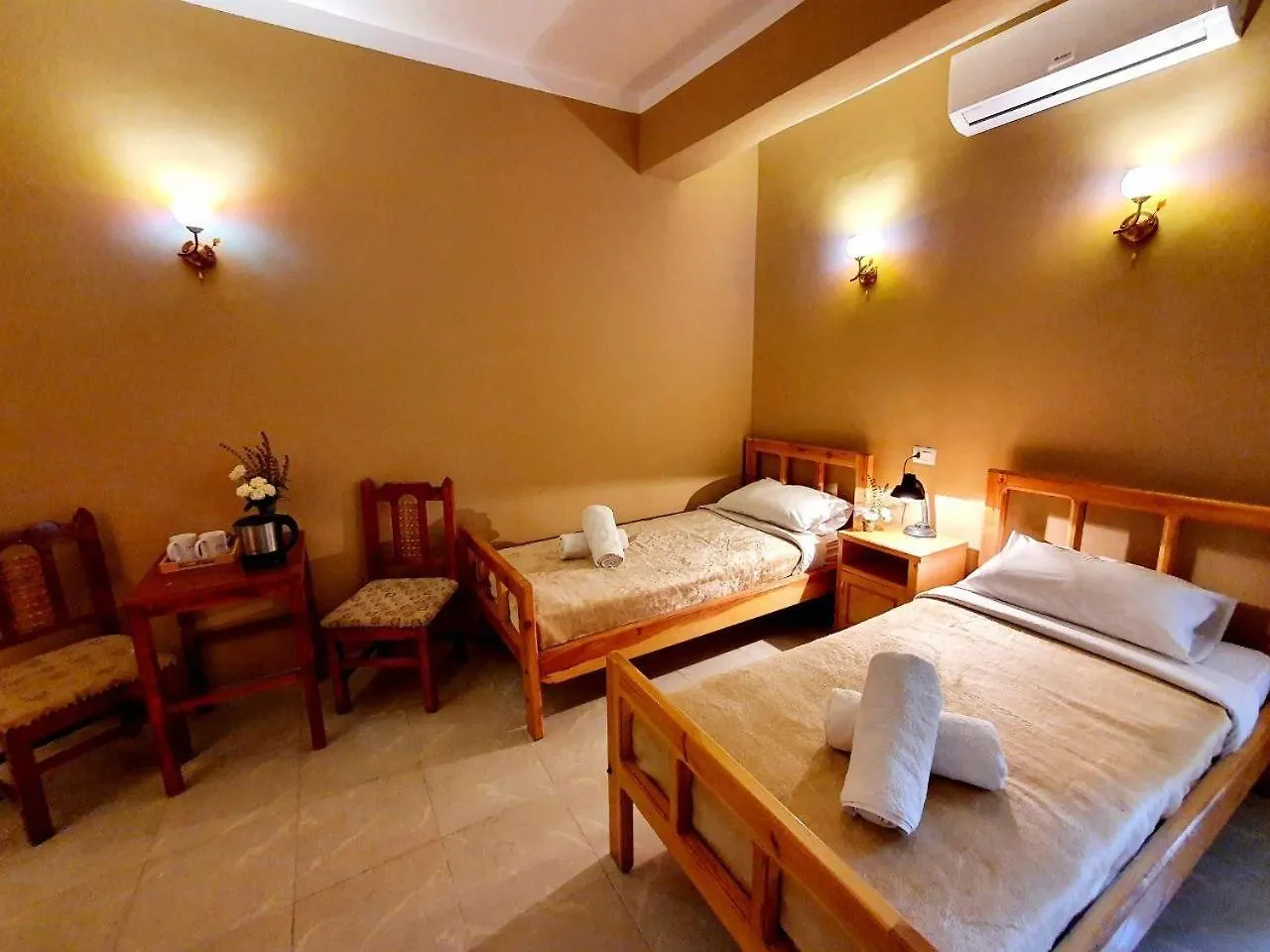 Cream Hostel Luxor