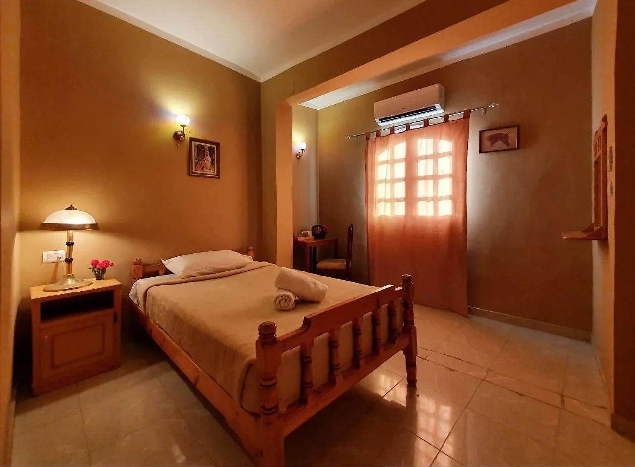 Cream Hostel Luxor